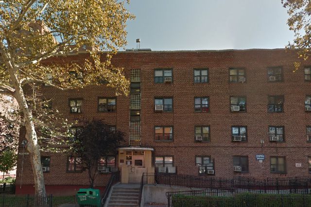 The Gowanus Houses building at 225 Hoyt St. that Brian D. Martin ran into when undercover cops pulled their guns on him.